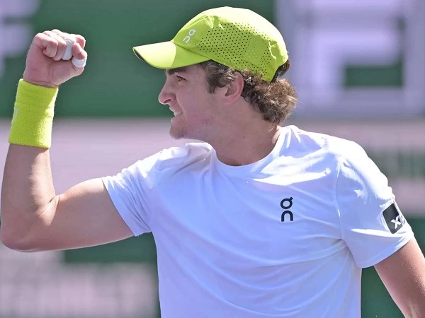 Joao Fonseca menambahkan kemenangan pertama pada debutnya di Indian Wells (BNP Paribas Open) di musim 2025 yang penuh gebrakan, meski harus melalui ujian sengit di babak pertama