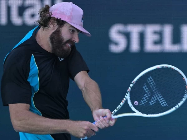 Petenis tuan rumah, Reilly Opelka mengklaim kemenangan pertama di turnamen Masters 1000 sejak musim 2022 di Miami Open musim 2025.